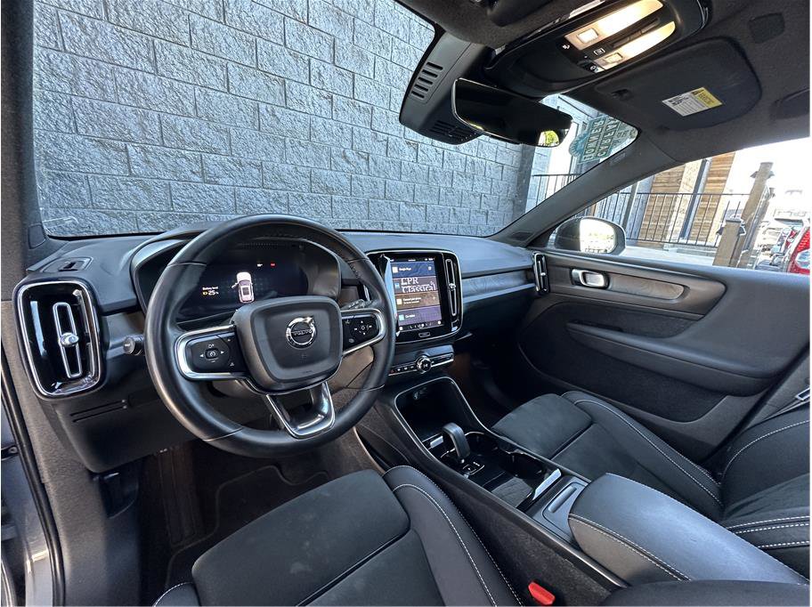Used 2023 Volvo XC40 Recharge Plus AWD/4WD image 2