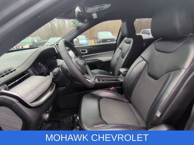 Used 2023 Jeep Compass Latitude AWD/4WD image 18