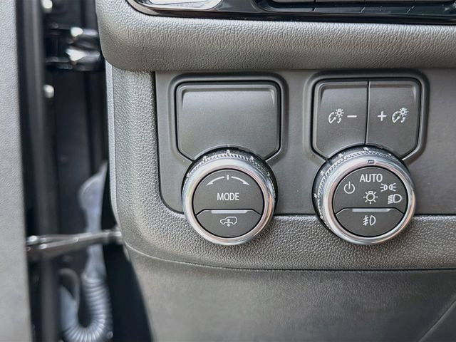 Used 2026 GMC Yukon Denali w/ Sun & Power Step Package RWD image 32