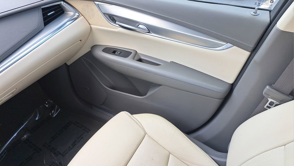 Used 2019 Cadillac XT5 Luxury image 16