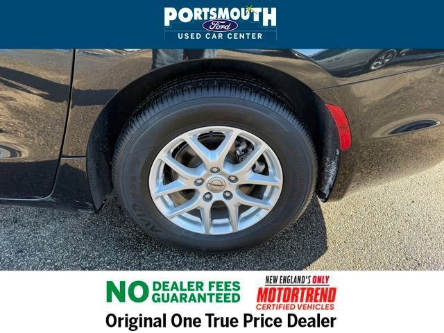 Used 2024 Chrysler Pacifica Touring-L image 29