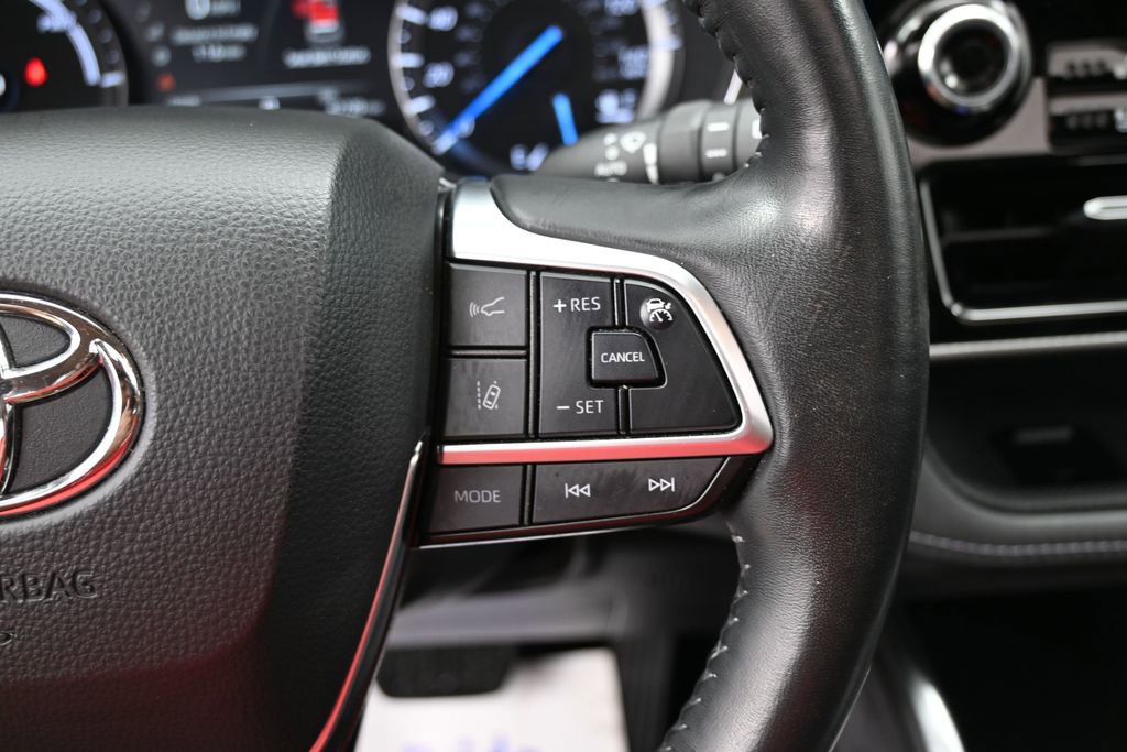 Used 2021 Toyota Highlander Platinum AWD/4WD image 20