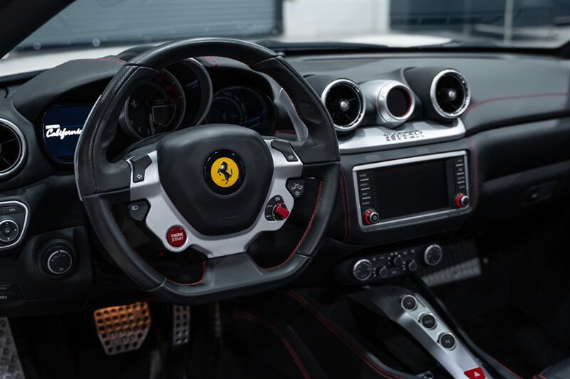 Used 2016 Ferrari California T RWD image 49