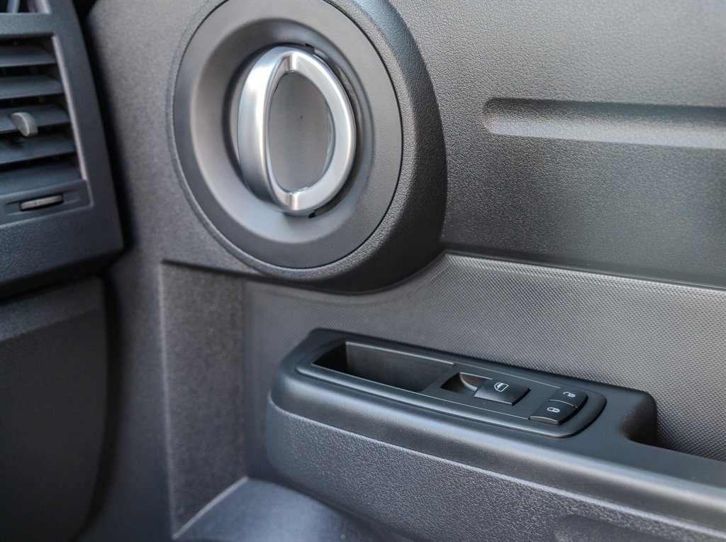 Used 2011 Dodge Nitro Heat RWD image 21