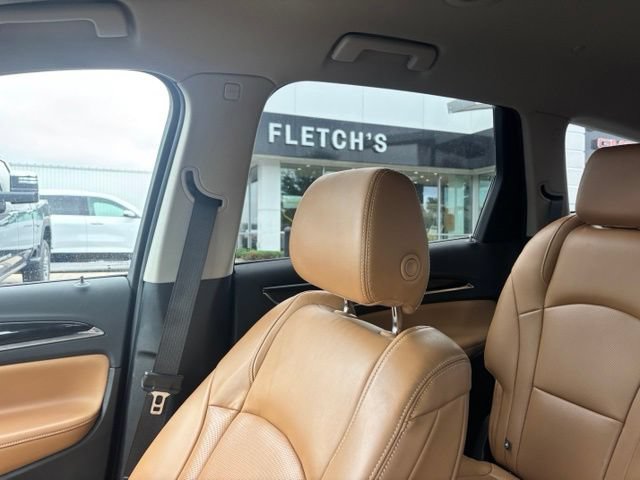 Used 2018 Buick Enclave Premium AWD/4WD image 12