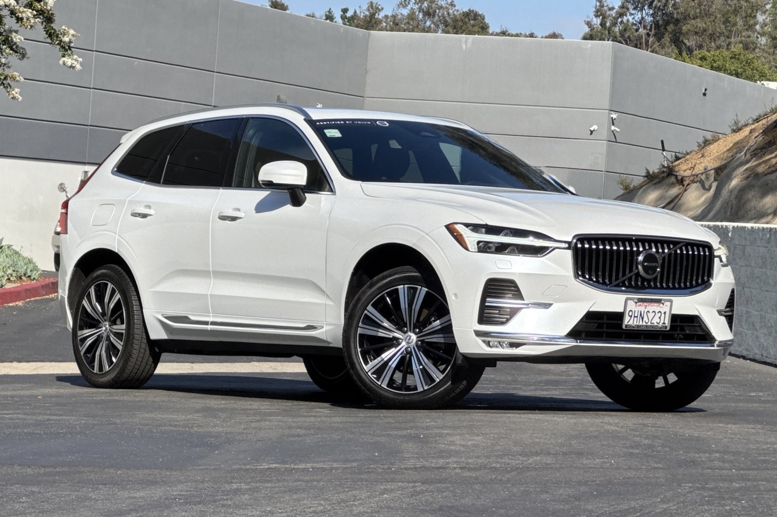 Certified 2023 Volvo XC60 B5 Plus w/ Protection Package Premier FWD image 2