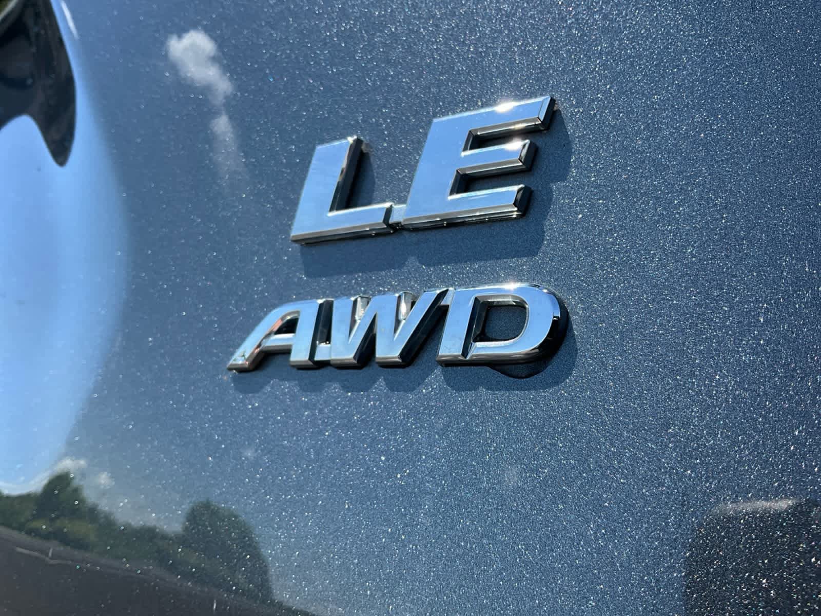 Used 2021 Toyota RAV4 LE AWD/4WD image 19