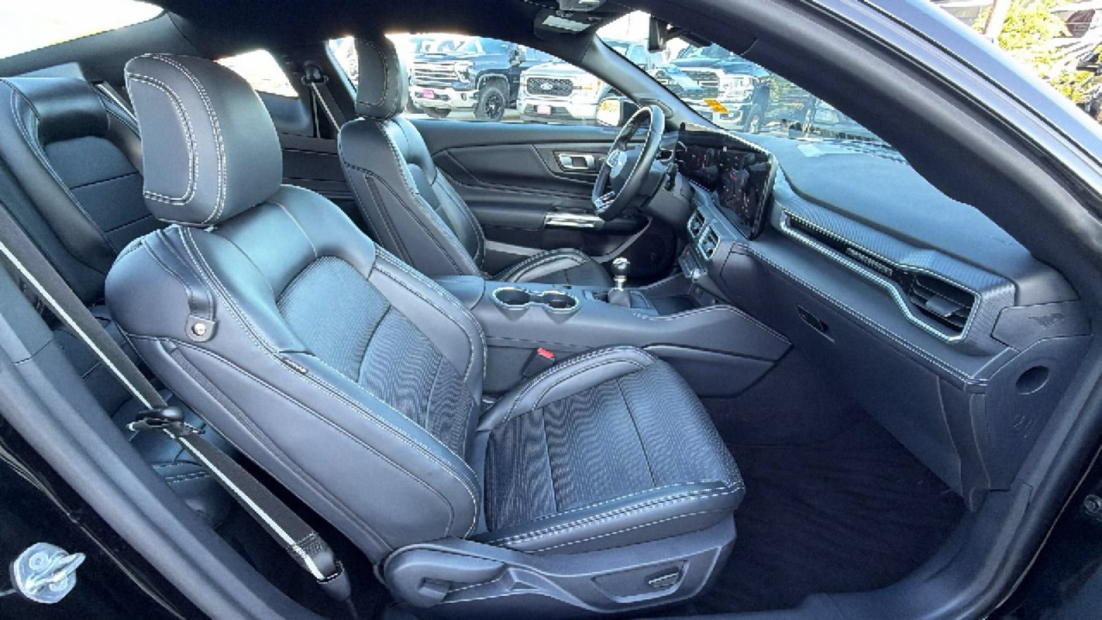 Used 2025 Ford Mustang GT Premium RWD image 30