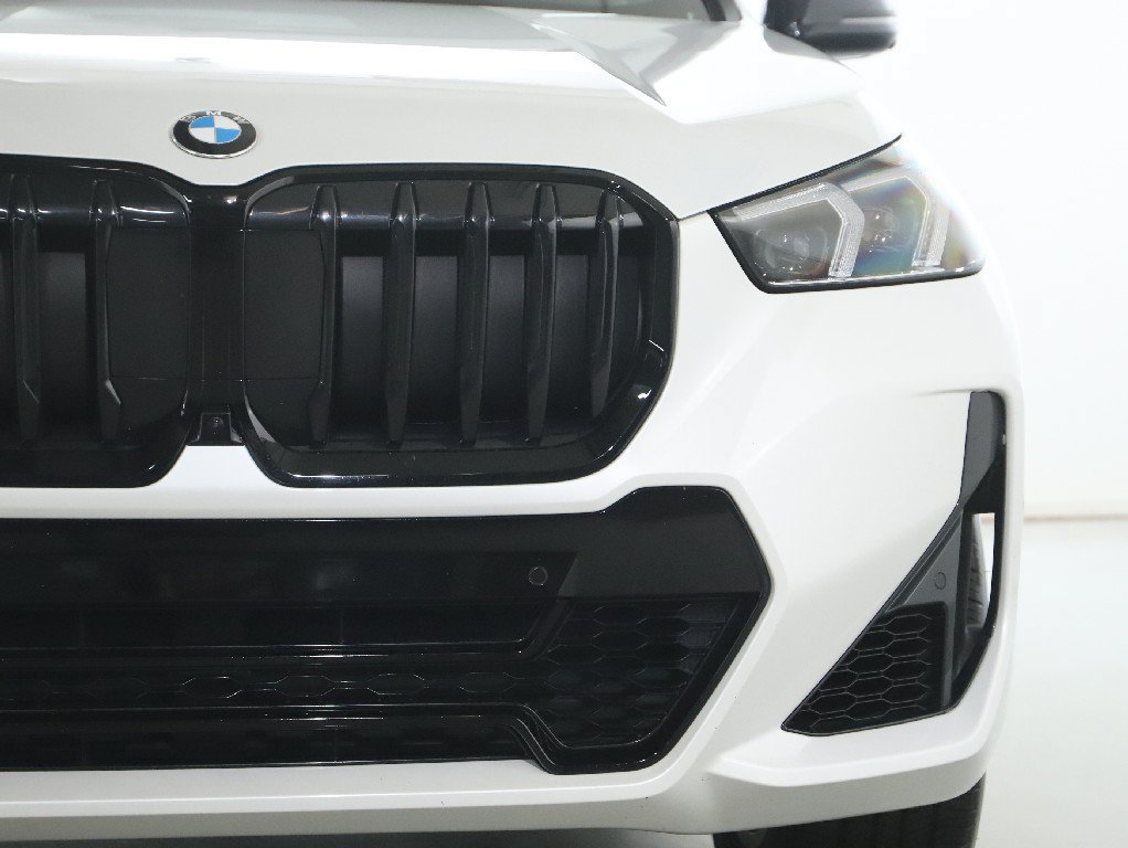 Used 2023 BMW X1 xDrive28i w/ Premium Package AWD/4WD image 7