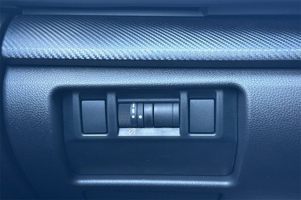 New 2025 Subaru Crosstrek 2.5i Limited w/ Crosstrek Mirror Package image 32