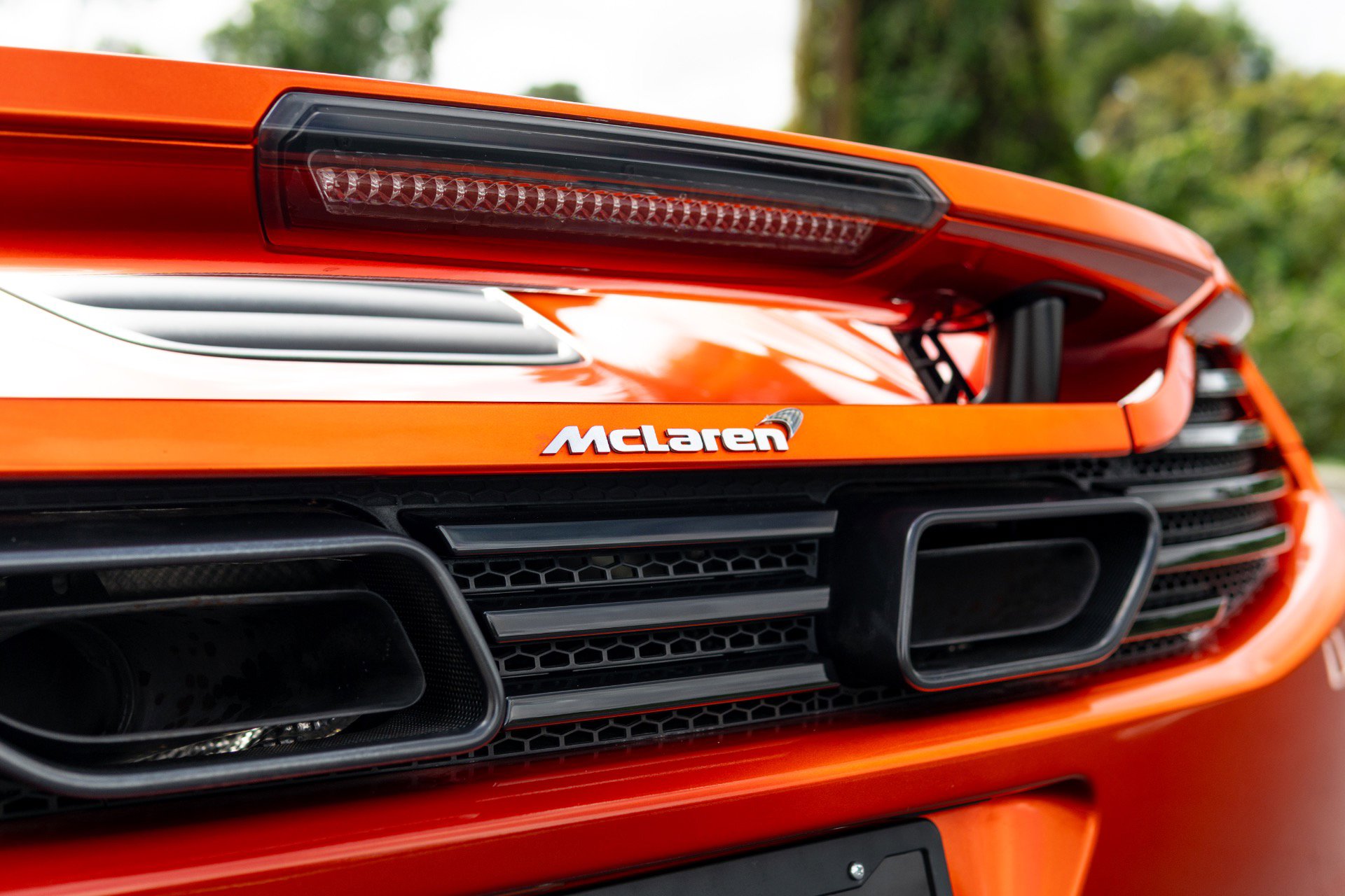 Used 2013 McLaren MP4-12C image 18