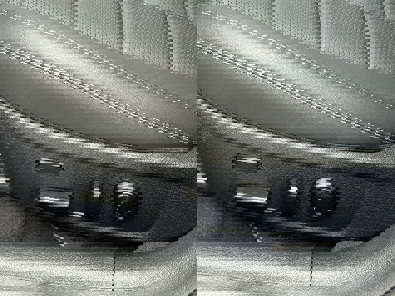 Used 2022 Kia Stinger GT2 w/ Scorpion Package image 15