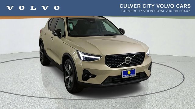 New 2026 Volvo XC40 B5 Plus w/ Protection Package Premier