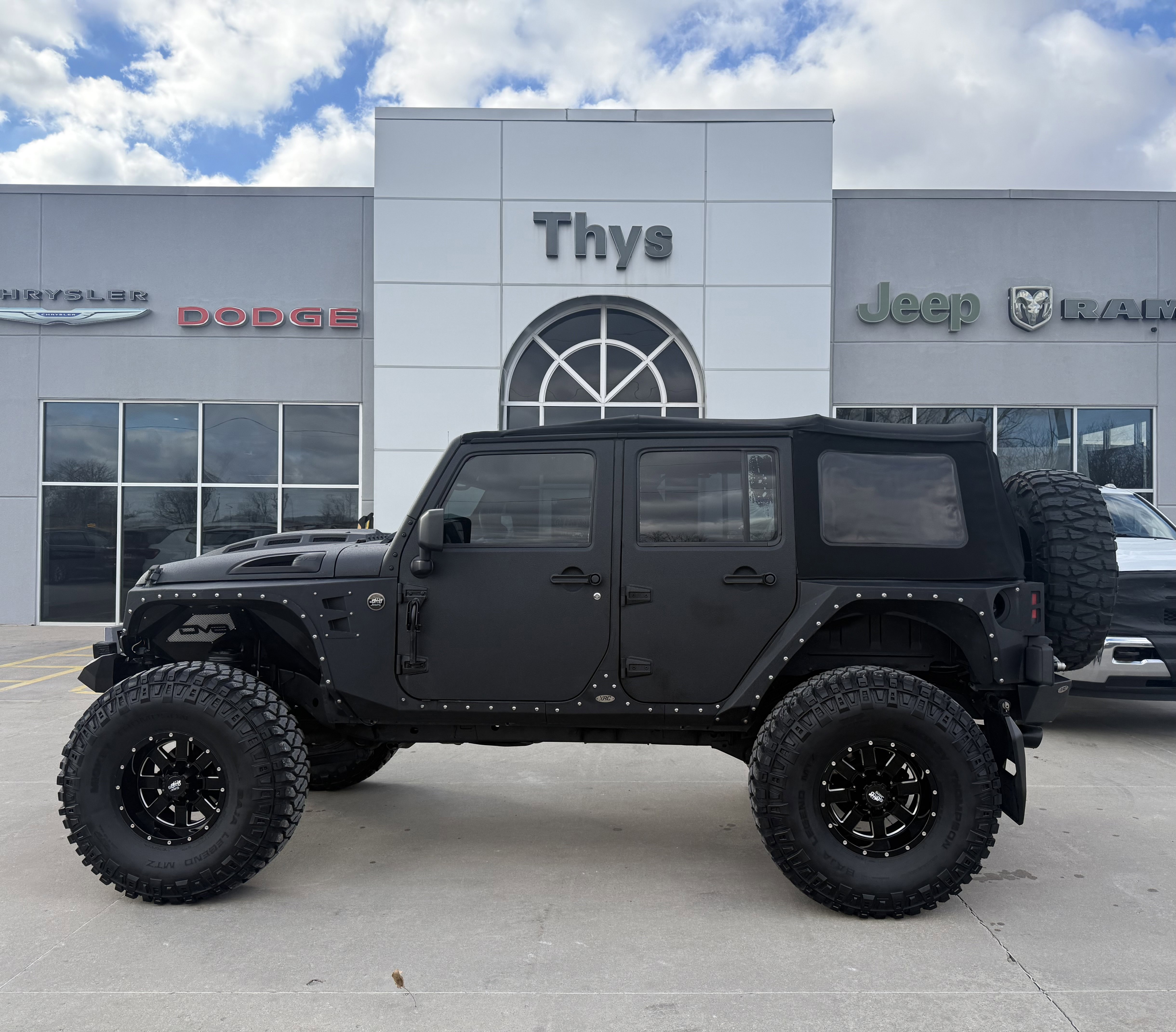 Used 2018 Jeep Wrangler Unlimited Sport image 31