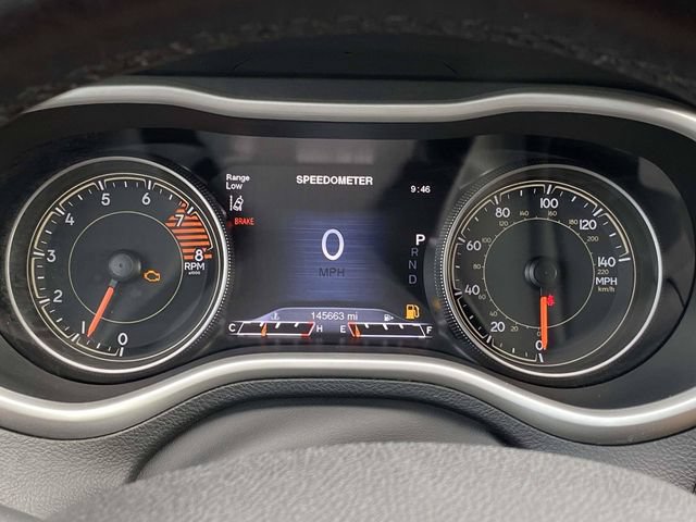 Used 2017 Jeep Cherokee Trailhawk AWD/4WD image 27