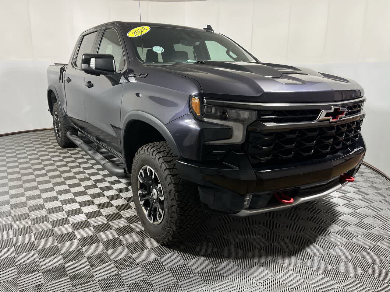 Used 2024 Chevrolet Silverado 1500 ZR2 w/ Technology Package AWD/4WD image 2