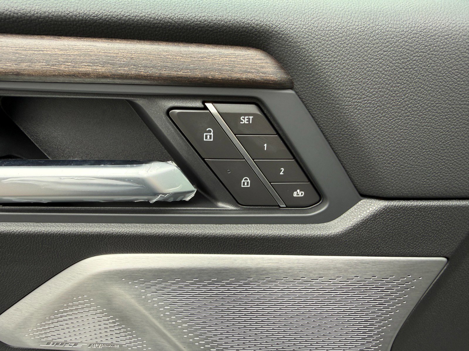 New 2026 GMC Acadia Denali Ultimate w/ LPO, Rugged Package image 27