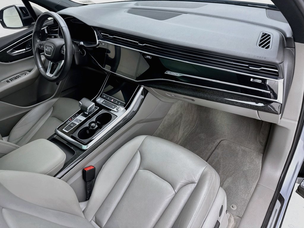 Used 2020 Audi Q7 3.0T Premium Plus w/ Premium Plus Package AWD/4WD image 16