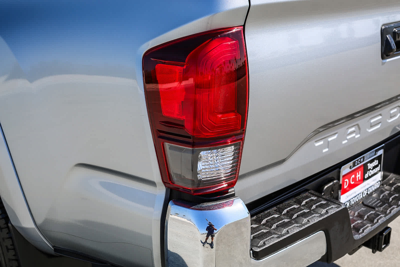 Used 2022 Toyota Tacoma SR5 RWD image 9