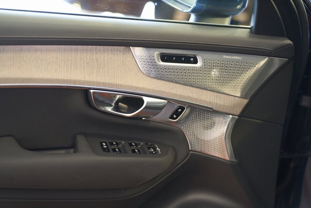 New 2025 Volvo XC90 B6 Ultra w/ Lounge Package image 5