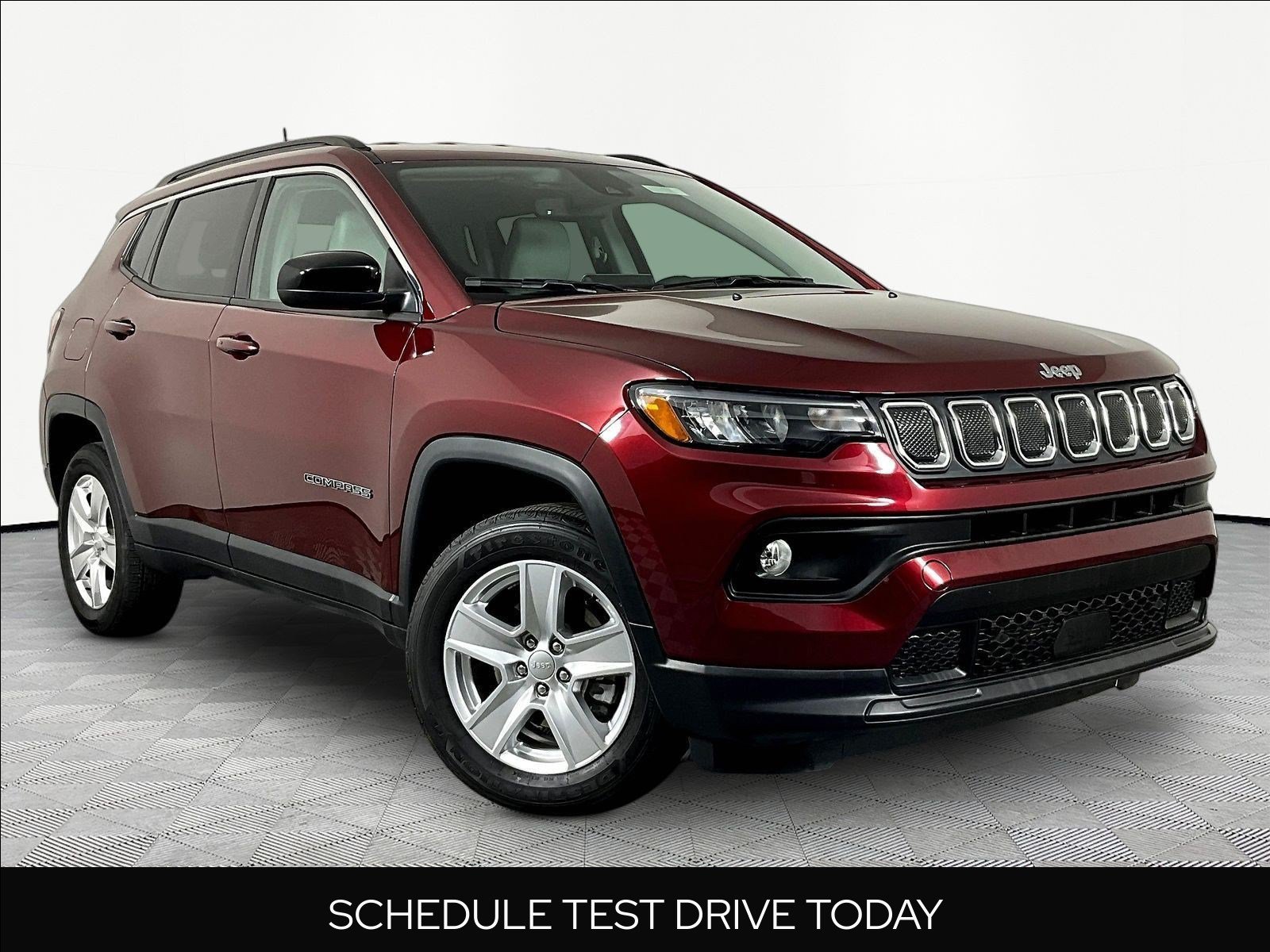 Used 2022 Jeep Compass Latitude w/ Convenience Group AWD/4WD image 3