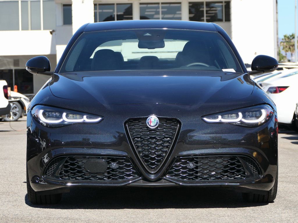 New 2024 Alfa Romeo Giulia Sprint image 8