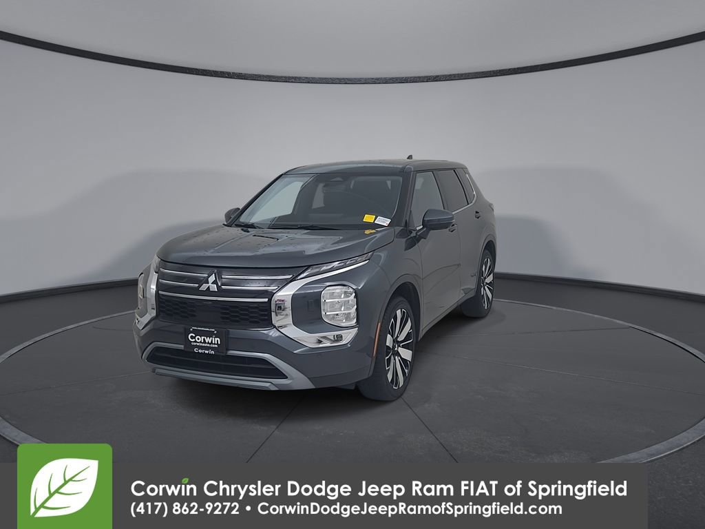 Used 2025 Mitsubishi Outlander SE image 6