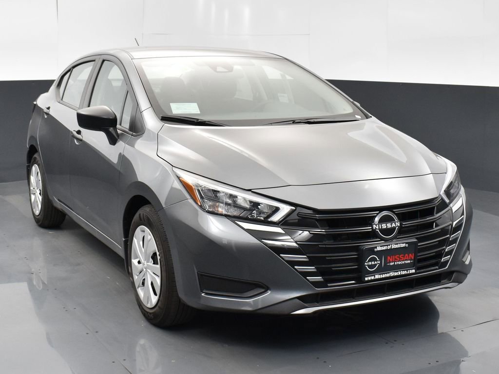 New 2025 Nissan Versa S w/ Trunk Package