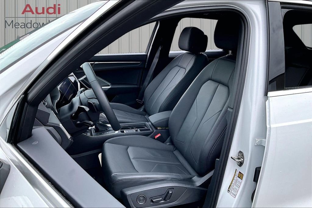 Used 2025 Audi Q3 2.0T Premium w/ Convenience Package image 21