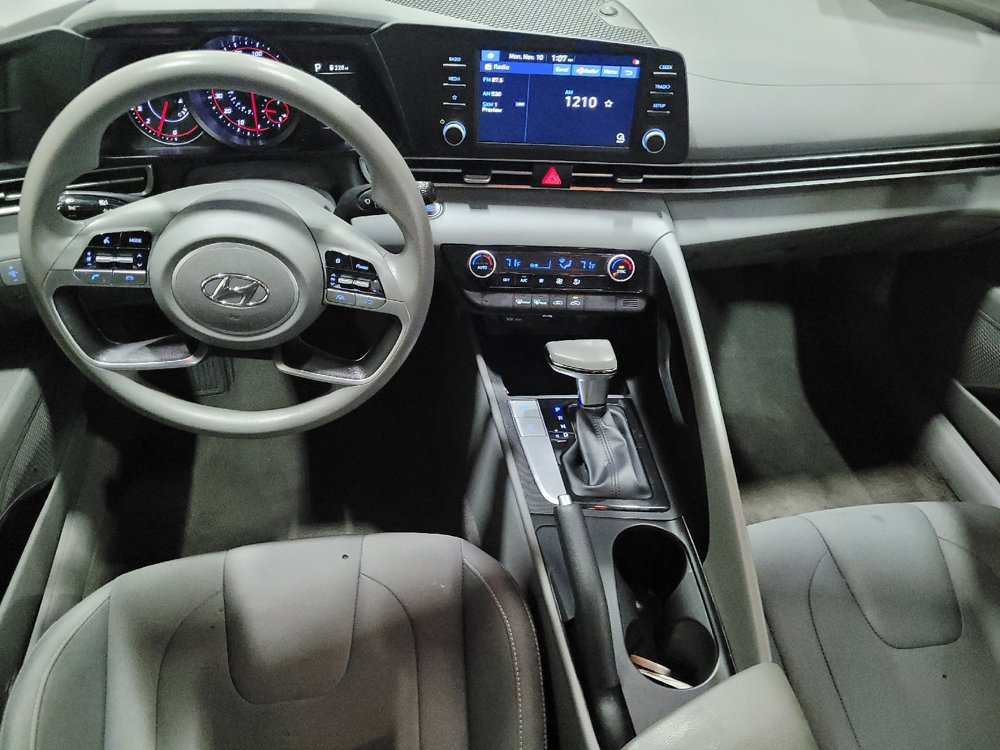 Used 2022 Hyundai Elantra SEL w/ Cargo Package image 22