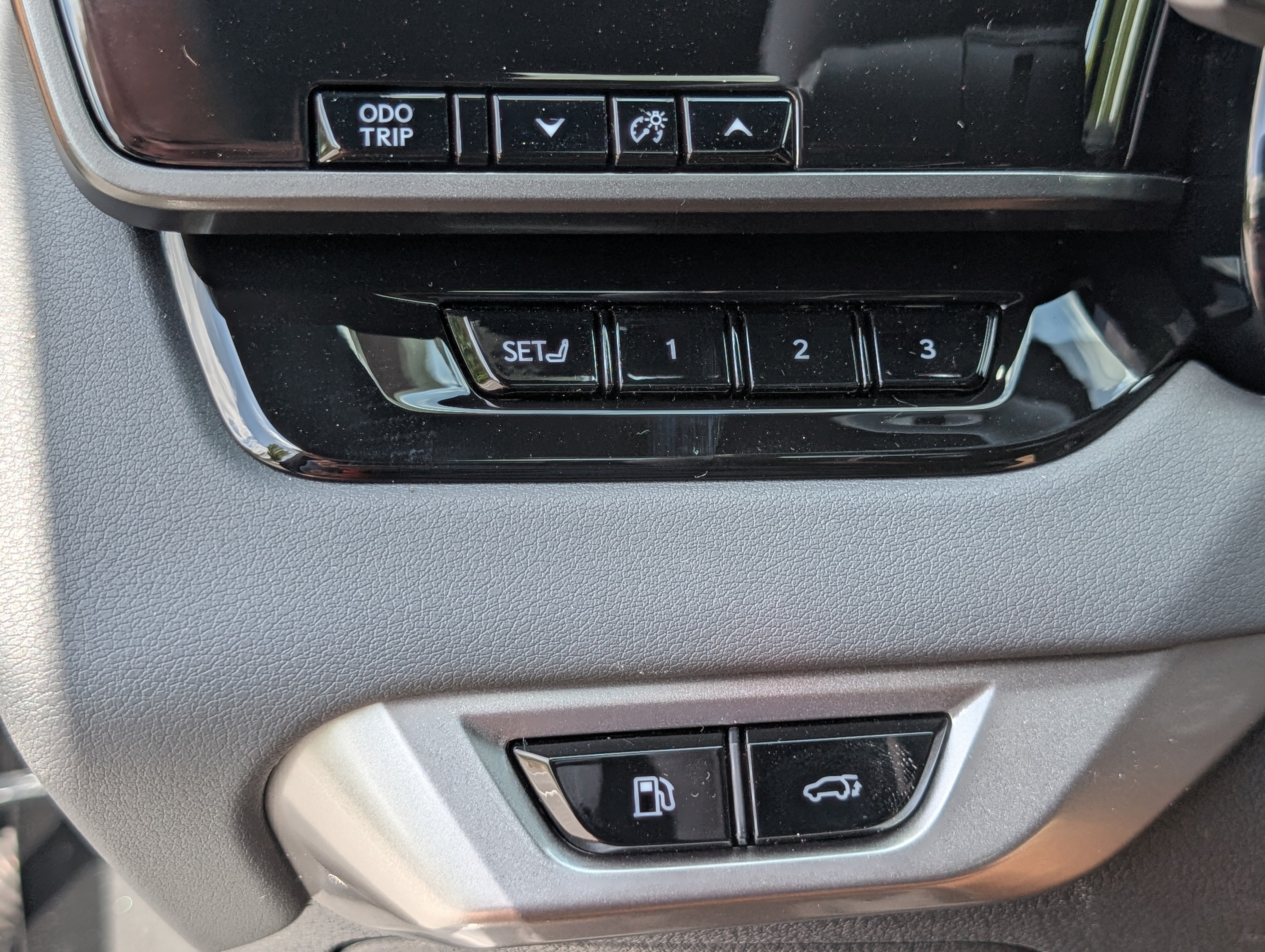New 2026 Lexus RX 350h w/ Accessory Package (Z1) AWD/4WD image 18