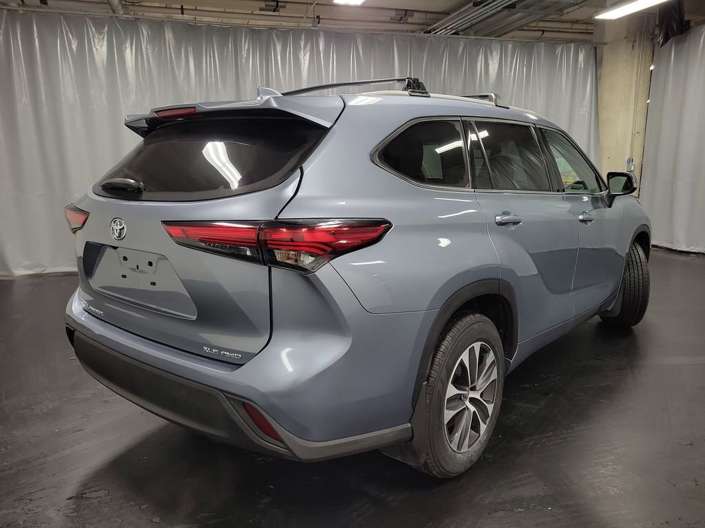 Used 2022 Toyota Highlander XLE image 8