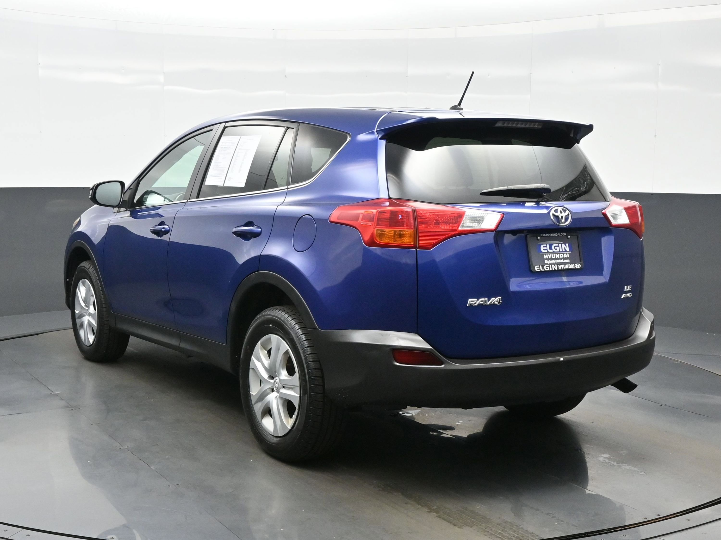Used 2015 Toyota RAV4 LE AWD/4WD image 4