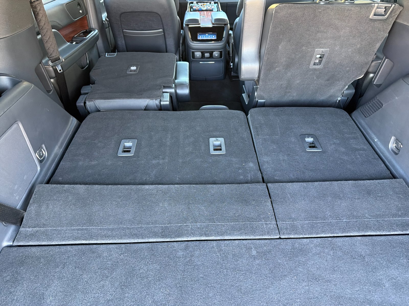 Used 2022 Lincoln Navigator 2WD image 15
