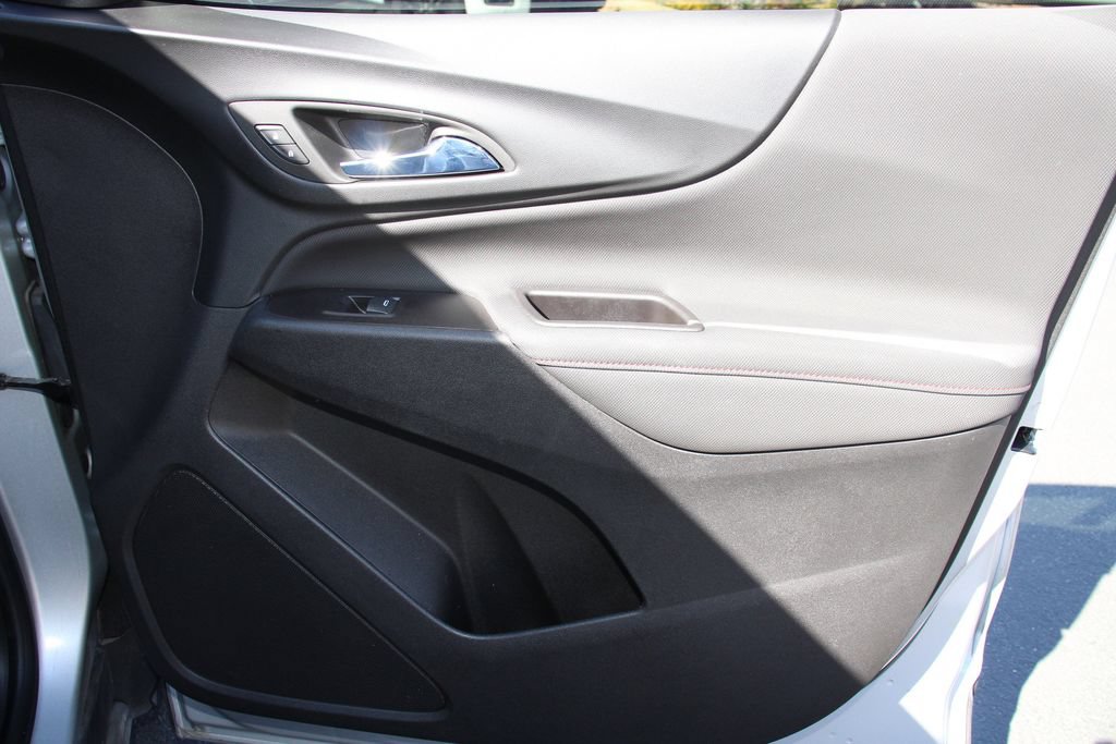 Certified 2022 Chevrolet Equinox RS w/ Infotainment Package FWD image 28