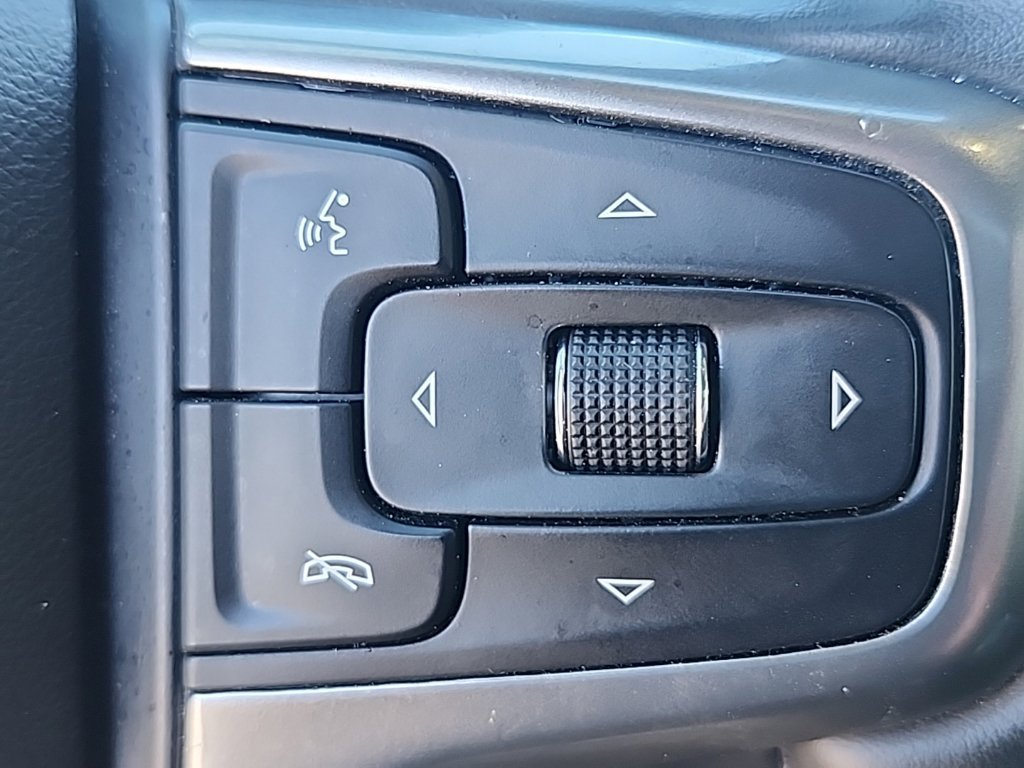 Used 2025 Chevrolet Silverado 1500 LT RWD image 12
