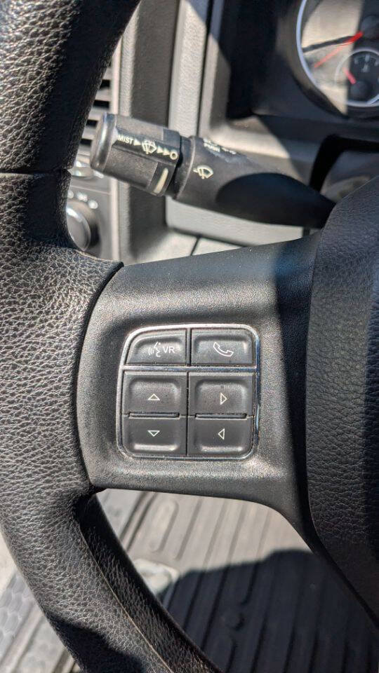 Used 2017 RAM 1500 Express AWD/4WD image 27