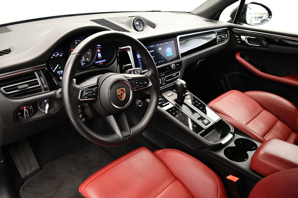 Used 2023 Porsche Macan S image 4