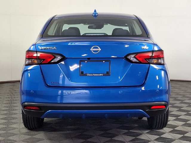 Used 2024 Nissan Versa SV FWD image 8
