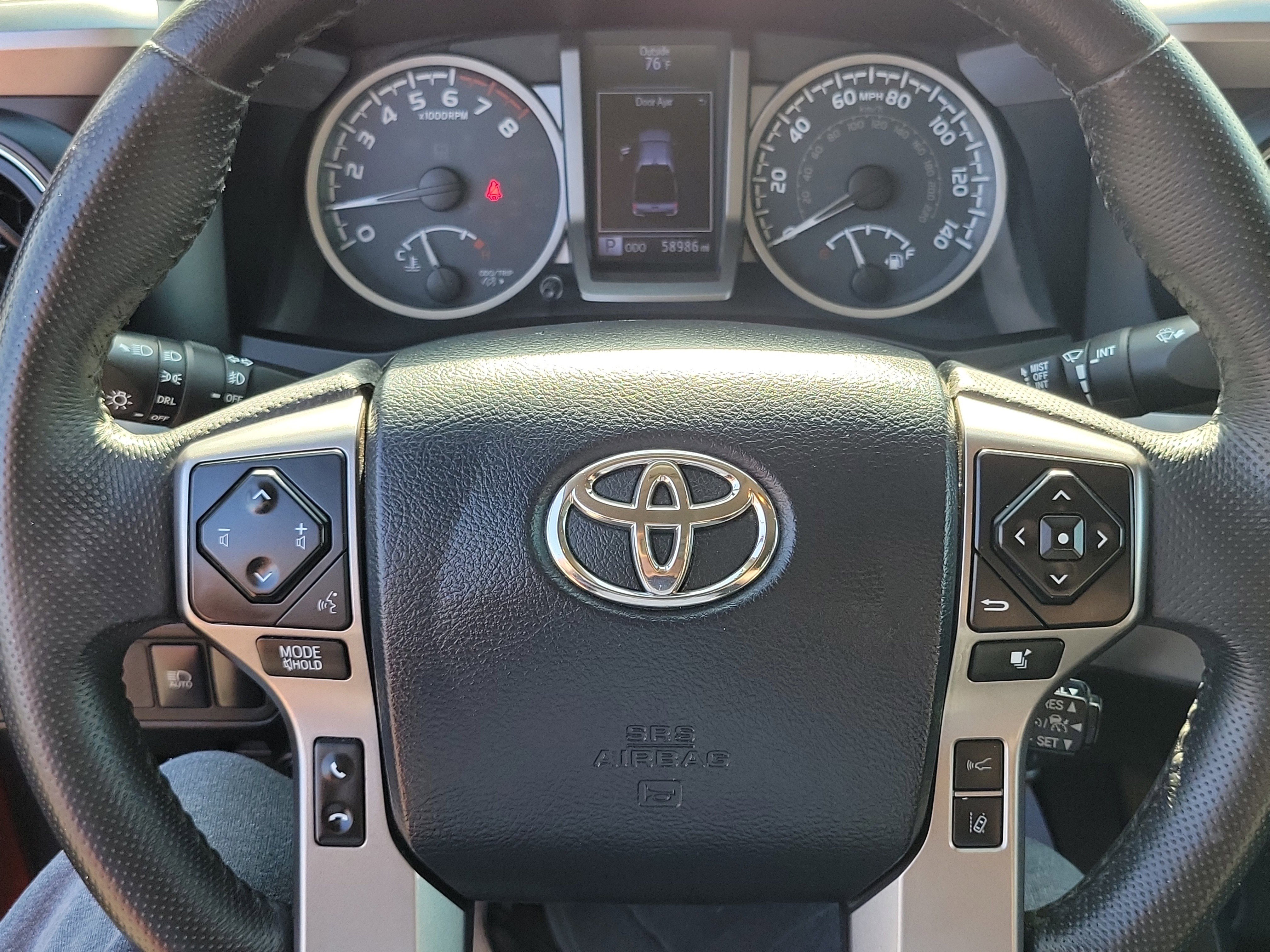 Used 2018 Toyota Tacoma SR5 RWD image 8