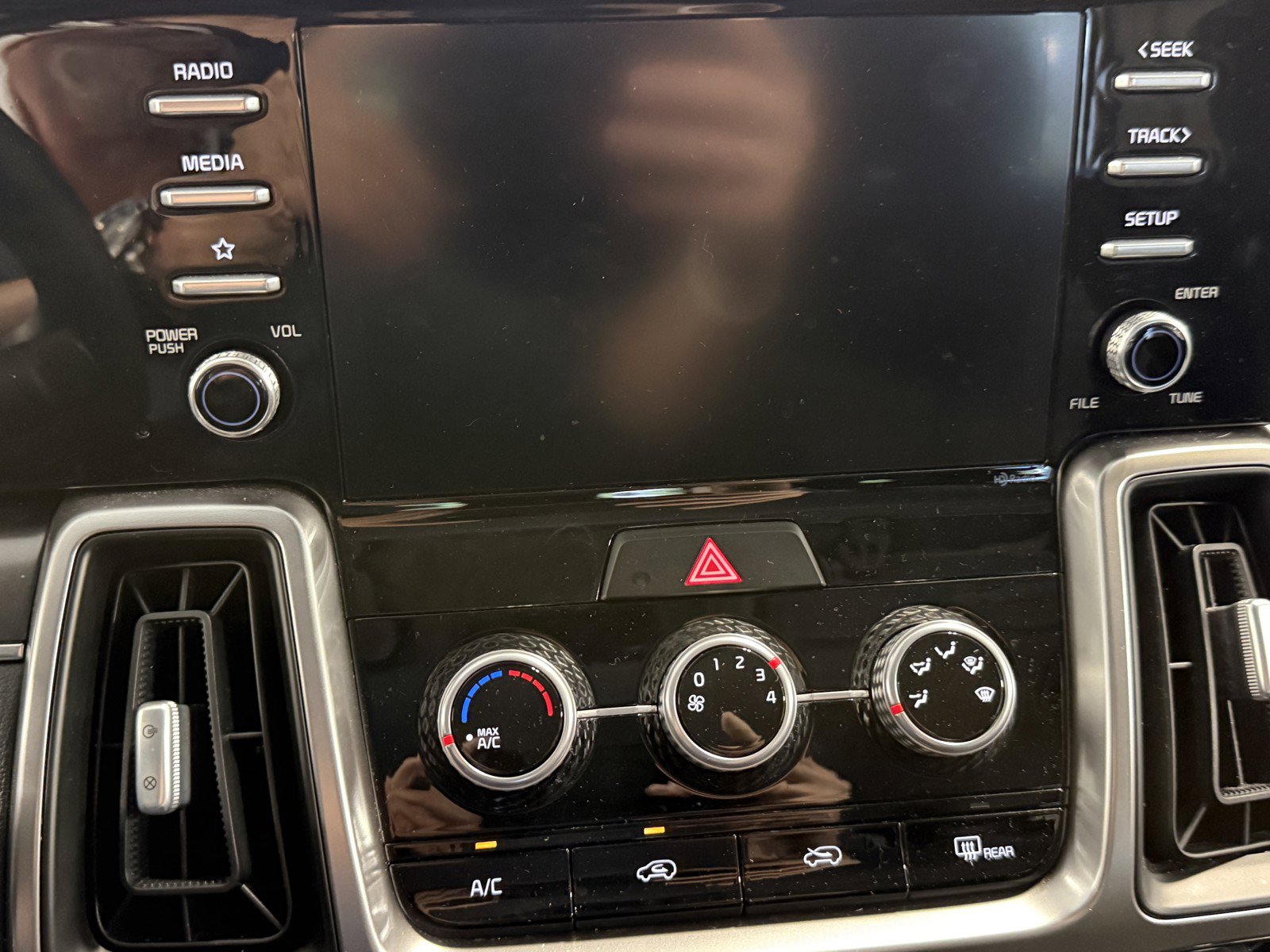 Used 2022 Kia Sorento LX FWD image 11