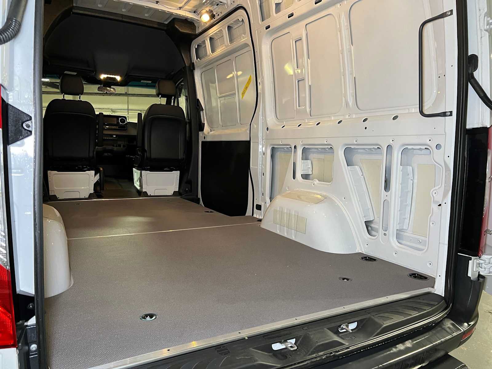 New 2025 Mercedes-Benz Sprinter 2500 image 18