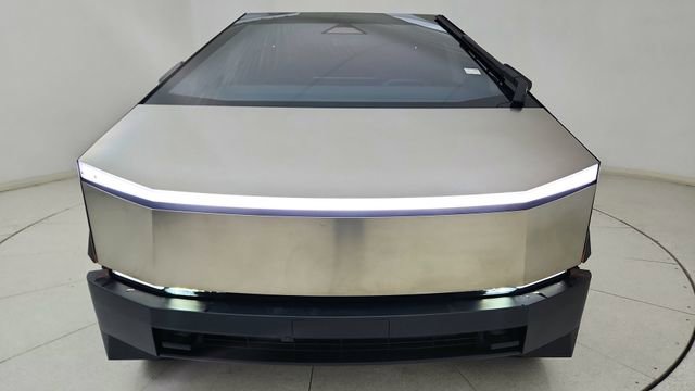 Used 2024 Tesla Cybertruck AWD Crew Cab image 13