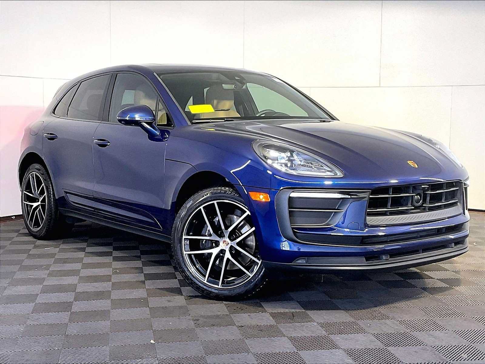 Certified 2023 Porsche Macan AWD/4WD image 9