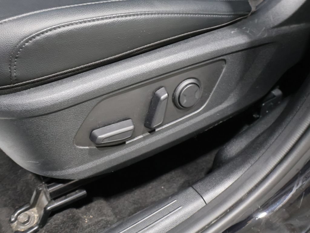 Used 2025 Kia Sportage X-Line w/ Premium Package AWD/4WD image 12