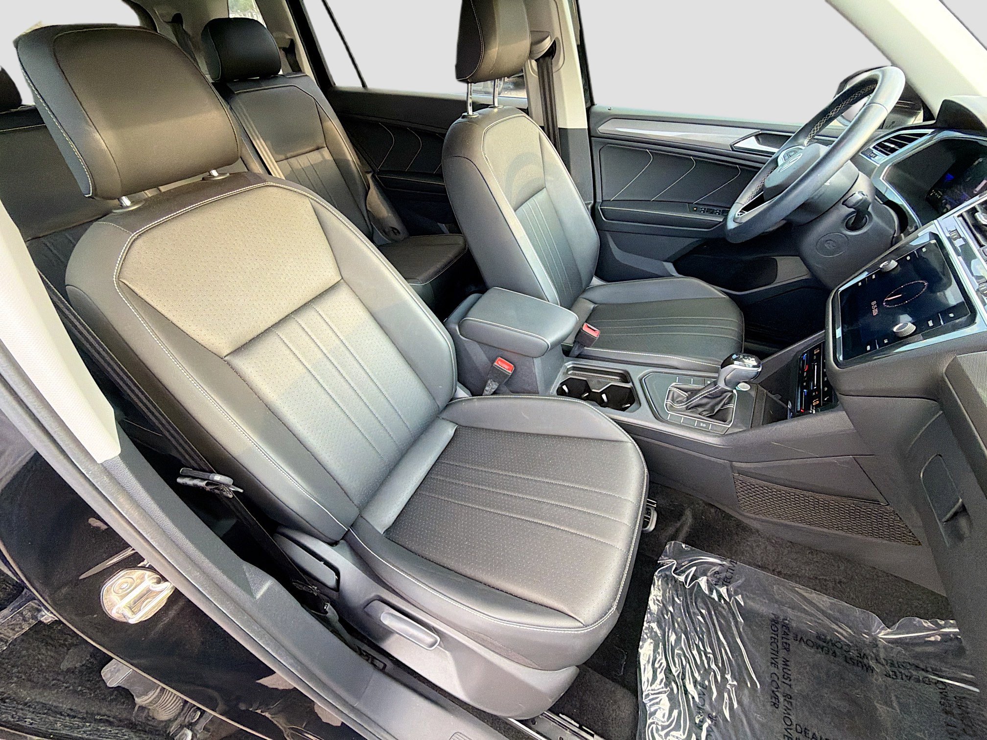 Used 2023 Volkswagen Tiguan SE image 13