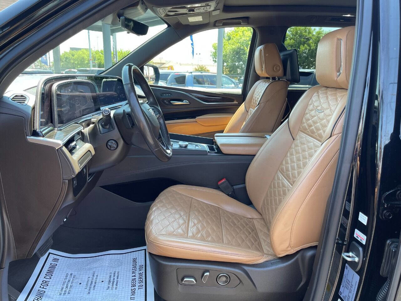 Used 2021 Cadillac Escalade Premium Luxury RWD image 10