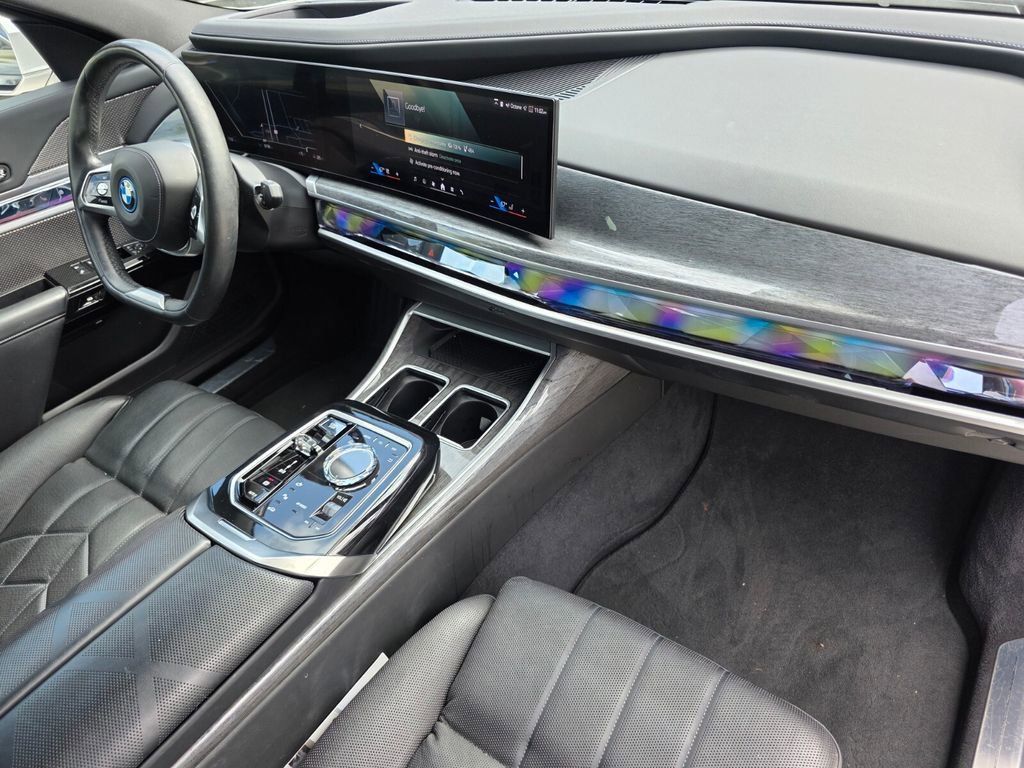 Certified 2023 BMW i7 xDrive60 image 28