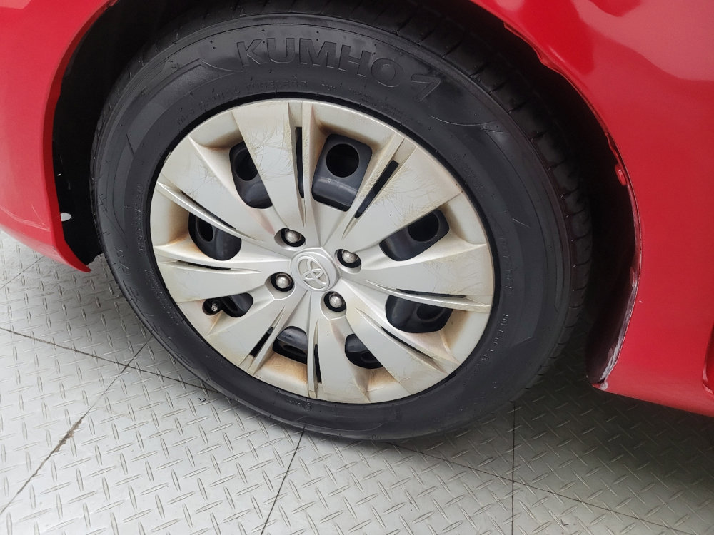 Used 2014 Toyota Yaris LE image 32