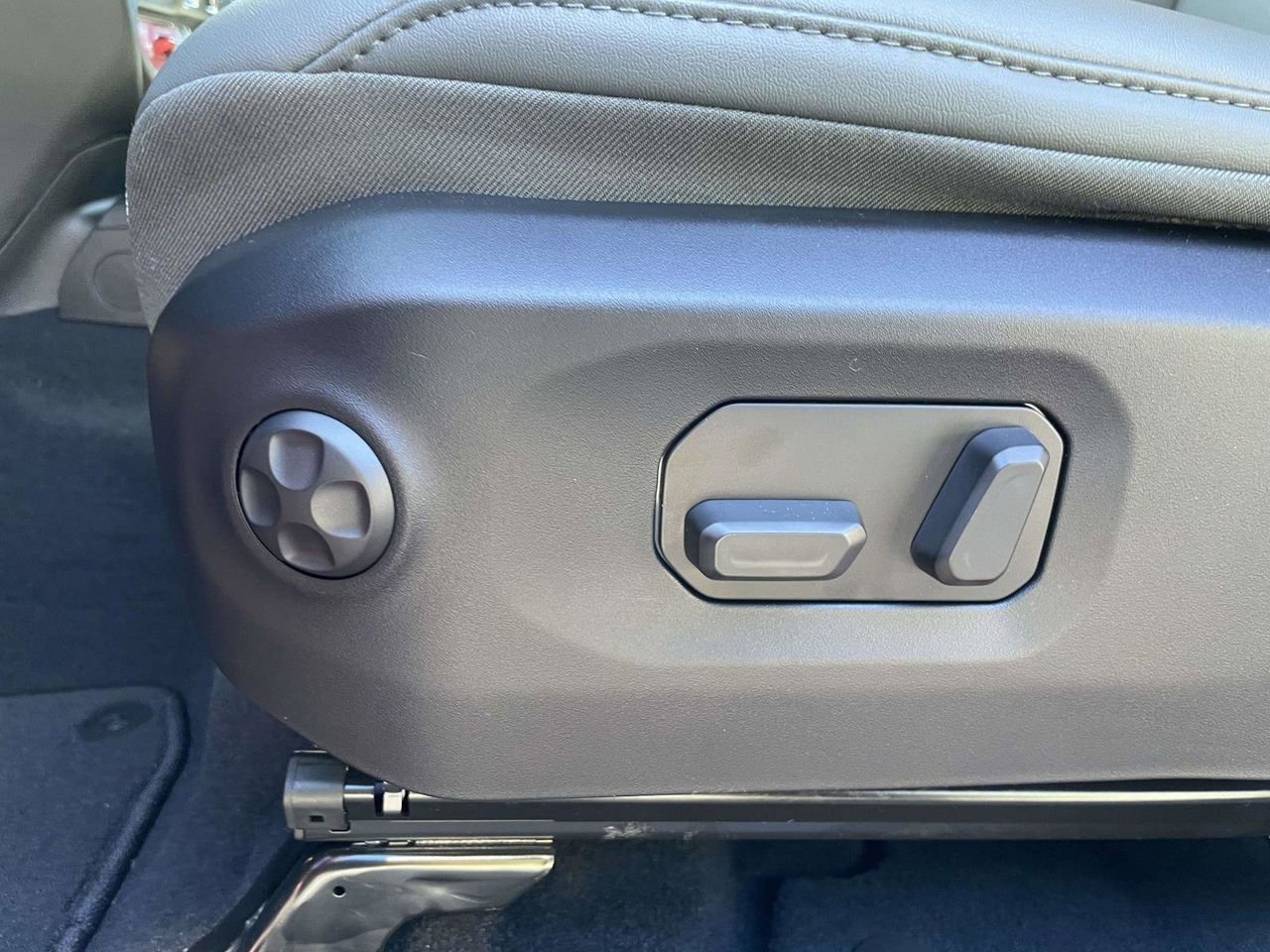 New 2025 Jeep Gladiator Mojave image 26